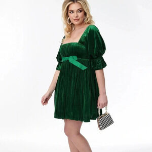 NWOT Smak Parlour Green Velvet Love Interest Babydoll Dress